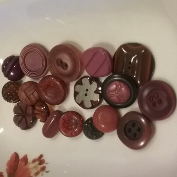 Maroon & Brown Retro Buttons Mixed Sizes and Styles - Collection of 18 - Picture 6 of 6